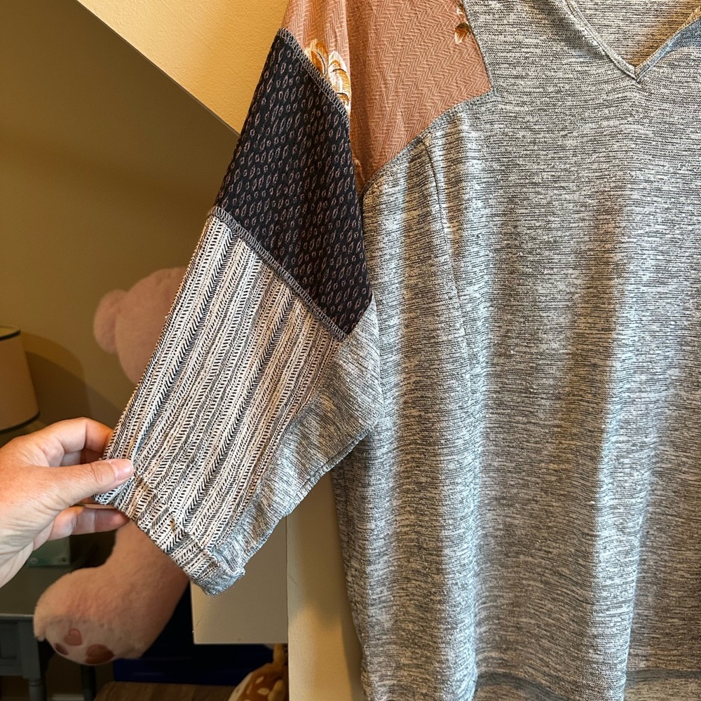 Kori Multicolor Patchwork Top - Picture 5 of 9
